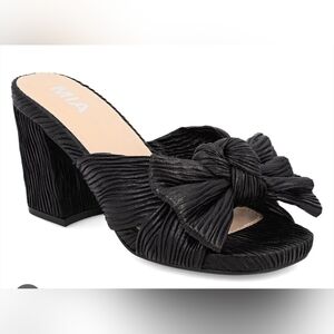 Size 8. MIA Black Pleated Bow Block Heel Mule